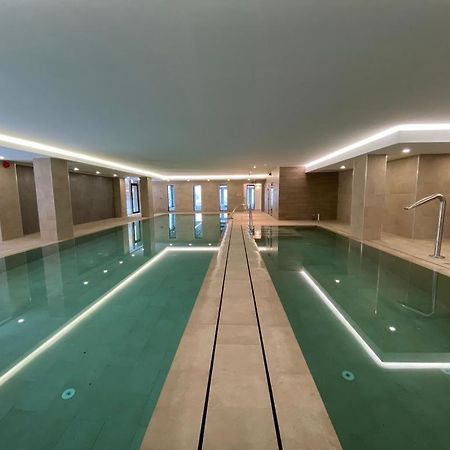 Modern Apartment With Spa And Pool ยิบรอลตาร์ ภายนอก รูปภาพ