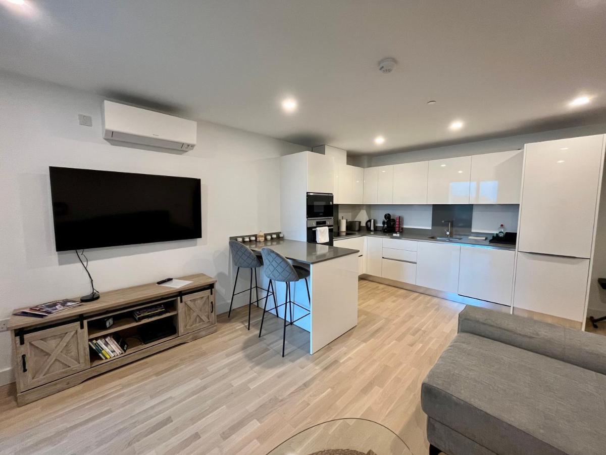 Modern Apartment With Spa And Pool ยิบรอลตาร์ ภายนอก รูปภาพ